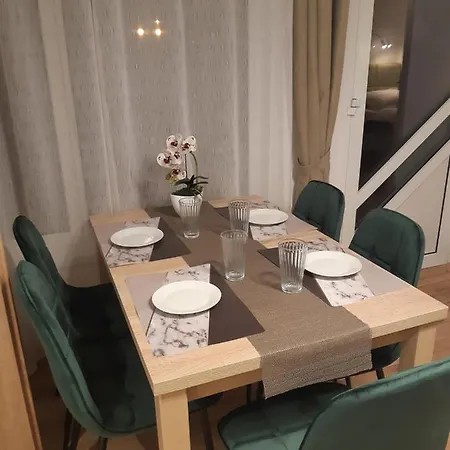 Anna Apartment *